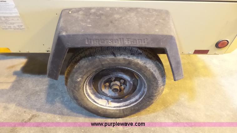 image for item J8377 2007 Ingersoll Rand P185 air compressor