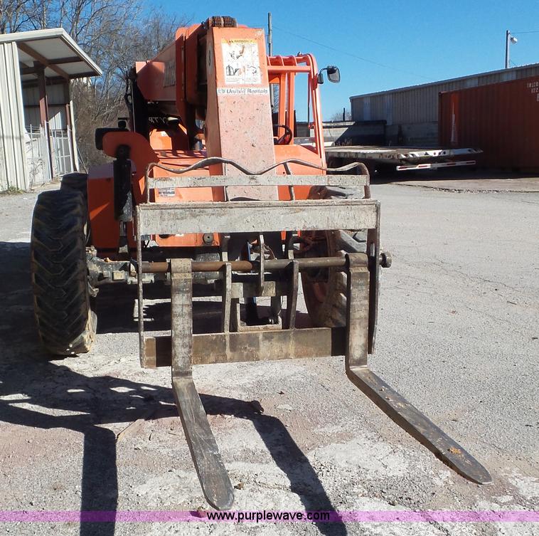 image for item J8379 2006 SkyTrak 8042 telehandler