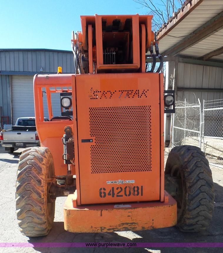 image for item J8379 2006 SkyTrak 8042 telehandler