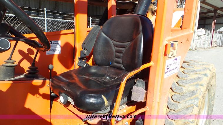 image for item J8379 2006 SkyTrak 8042 telehandler