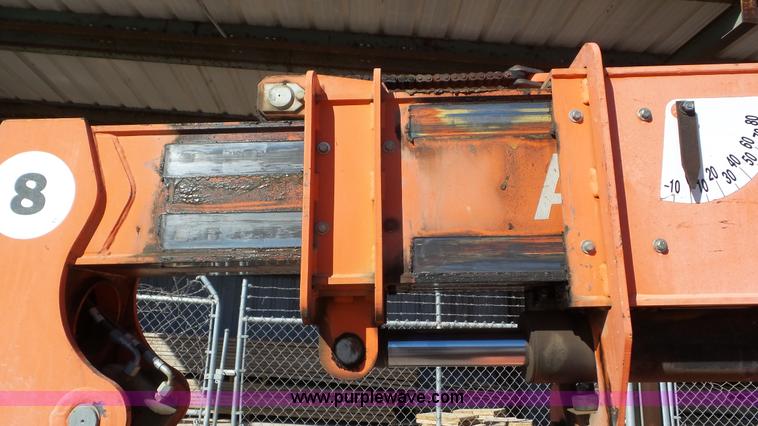 image for item J8379 2006 SkyTrak 8042 telehandler