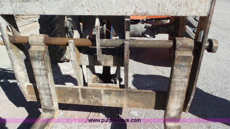 image for item J8379 2006 SkyTrak 8042 telehandler