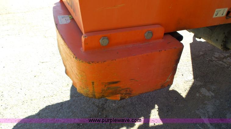 image for item J8379 2006 SkyTrak 8042 telehandler