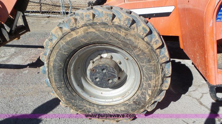 image for item J8379 2006 SkyTrak 8042 telehandler