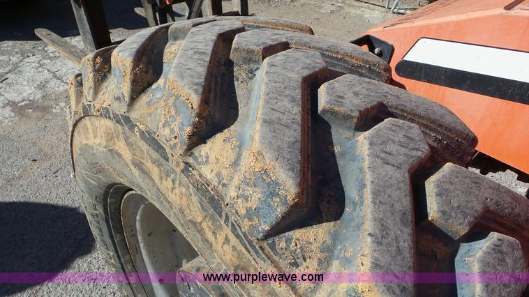 image for item J8379 2006 SkyTrak 8042 telehandler