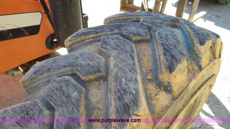 image for item J8379 2006 SkyTrak 8042 telehandler