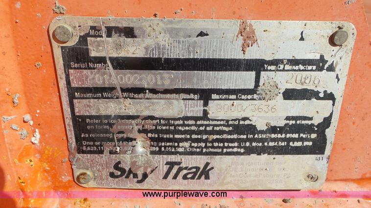 image for item J8379 2006 SkyTrak 8042 telehandler