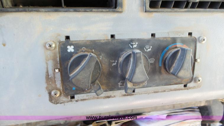 image for item J8381 1998 Freightliner FL112 dump flatbed truck