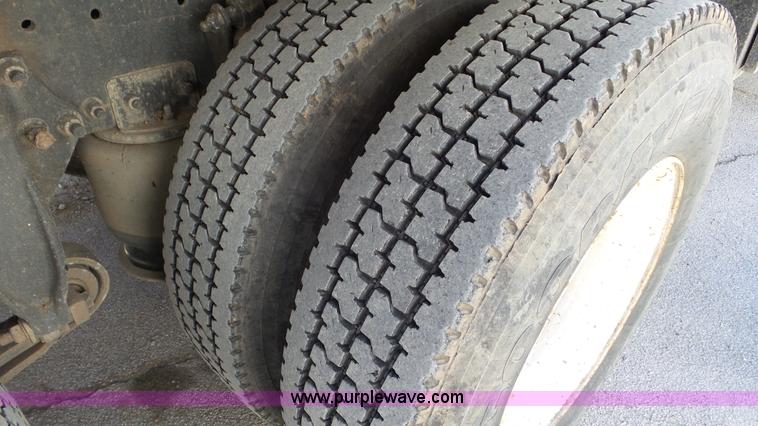 image for item J8381 1998 Freightliner FL112 dump flatbed truck