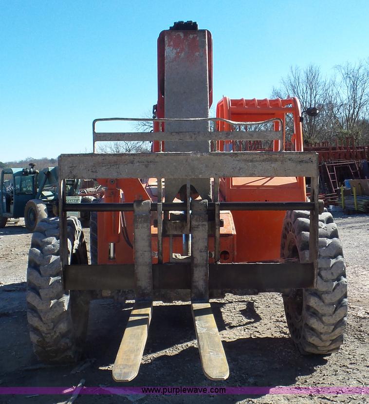 image for item J8383 2004 SkyTrak 8042 telehandler