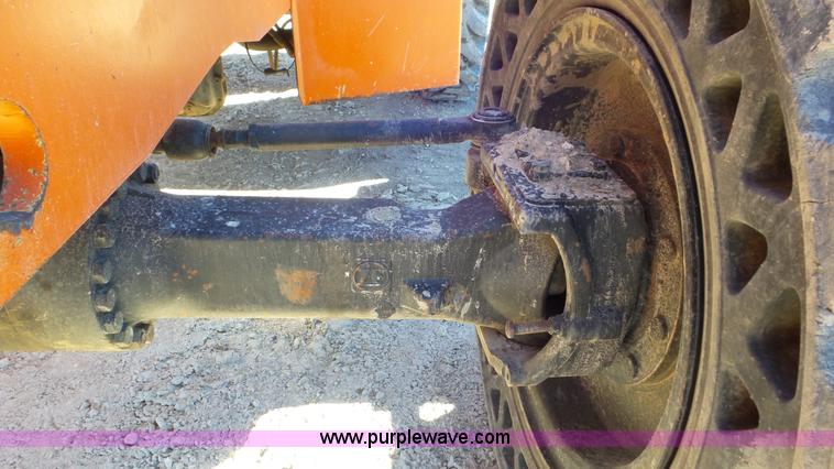 image for item J8383 2004 SkyTrak 8042 telehandler