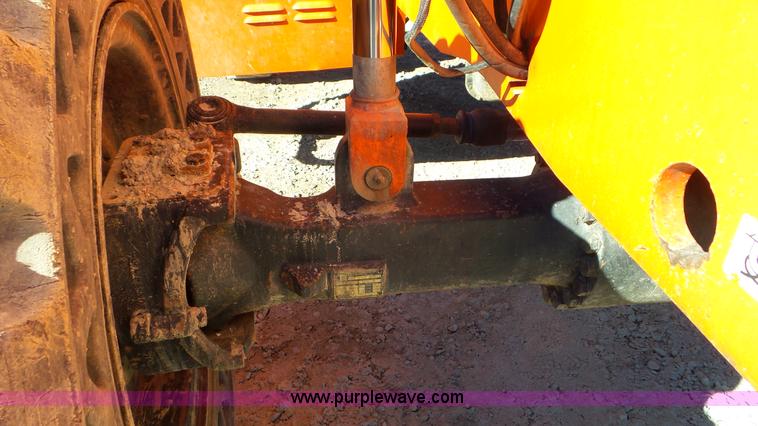 image for item J8383 2004 SkyTrak 8042 telehandler