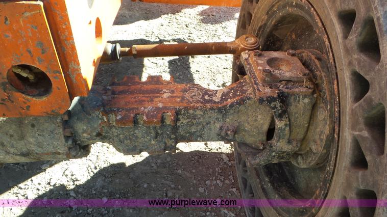 image for item J8383 2004 SkyTrak 8042 telehandler