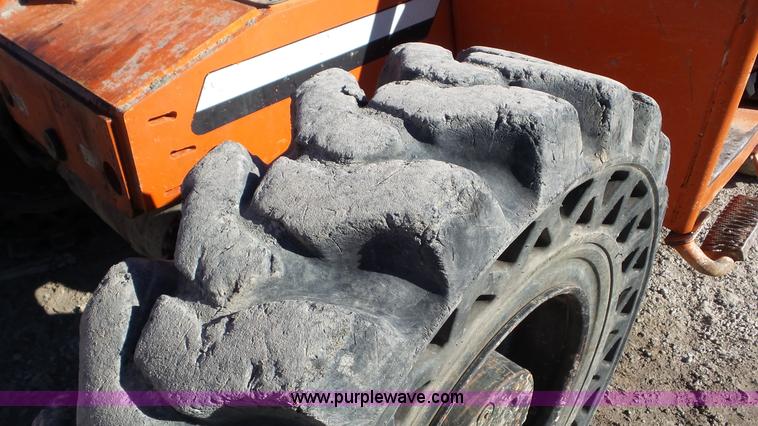 image for item J8383 2004 SkyTrak 8042 telehandler