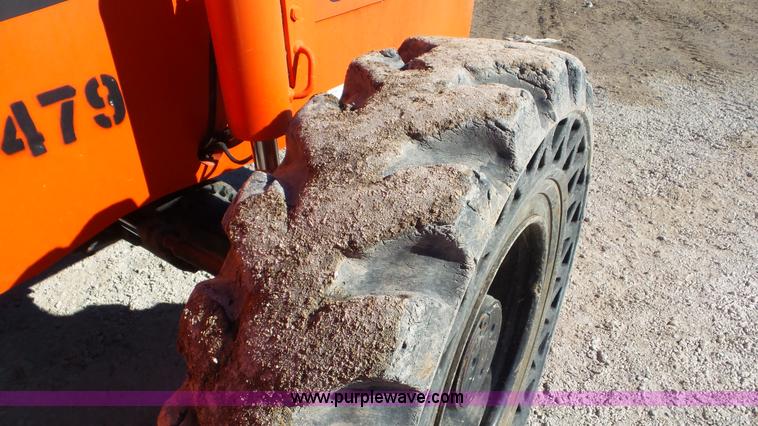 image for item J8383 2004 SkyTrak 8042 telehandler