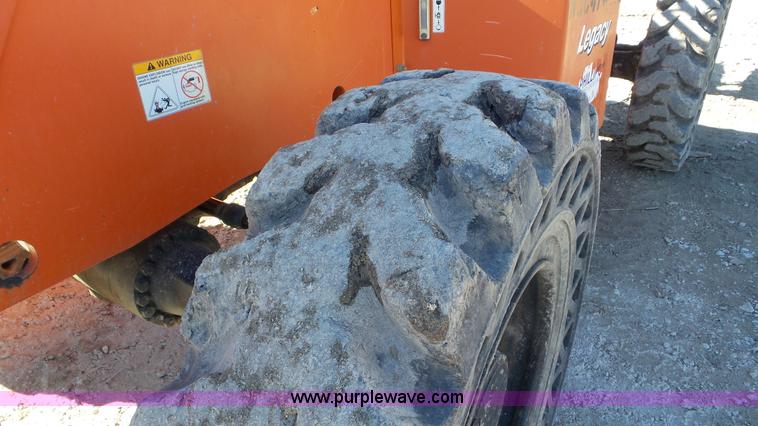 image for item J8383 2004 SkyTrak 8042 telehandler