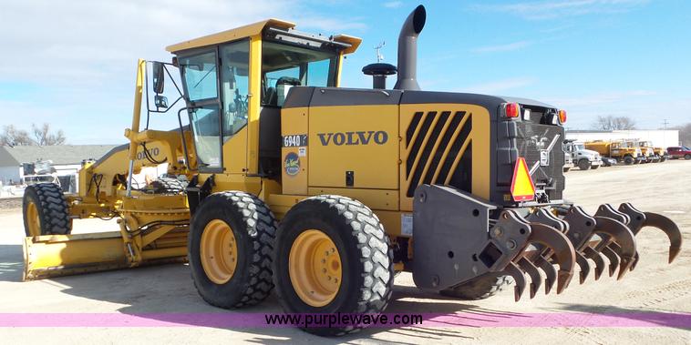 image for item J8389 2007 Volvo G940 motor grader