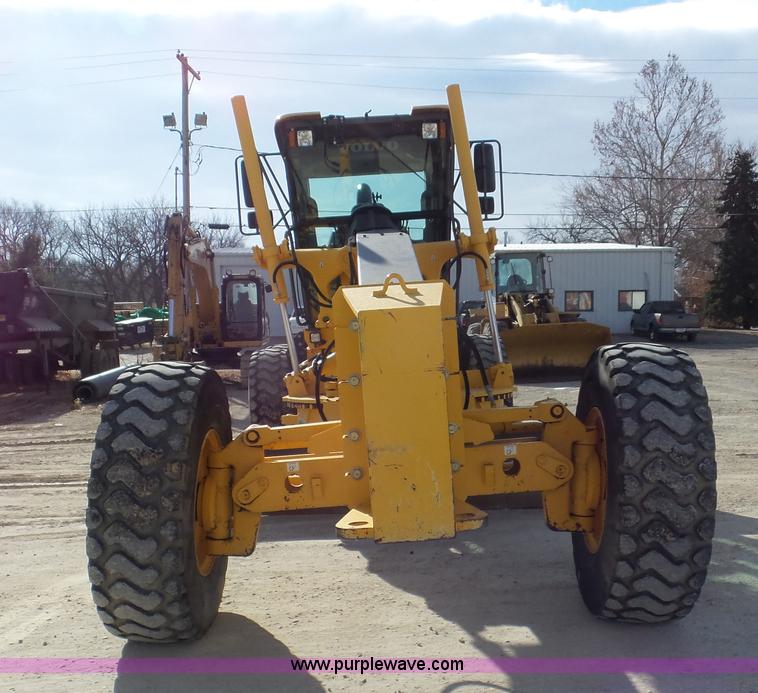 image for item J8389 2007 Volvo G940 motor grader