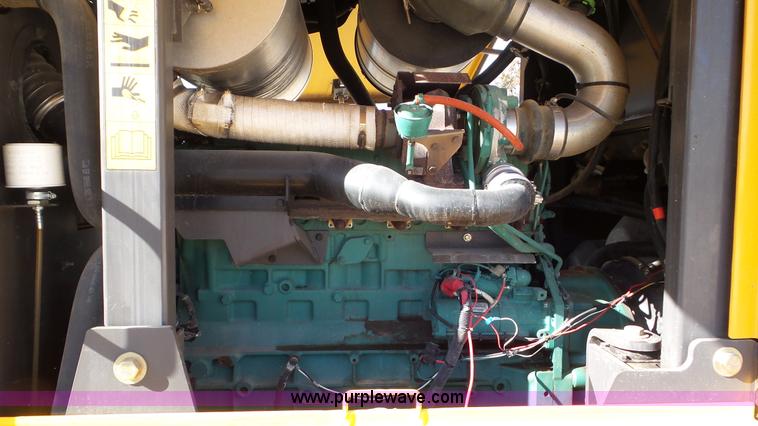 image for item J8389 2007 Volvo G940 motor grader