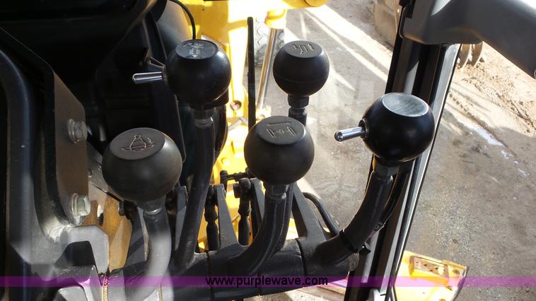 image for item J8389 2007 Volvo G940 motor grader