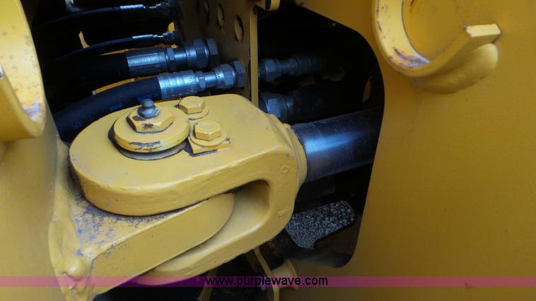 image for item J8389 2007 Volvo G940 motor grader