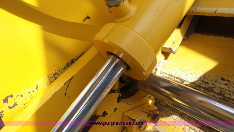 image for item J8389 2007 Volvo G940 motor grader