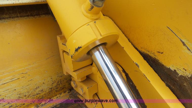 image for item J8389 2007 Volvo G940 motor grader