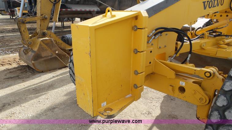 image for item J8389 2007 Volvo G940 motor grader