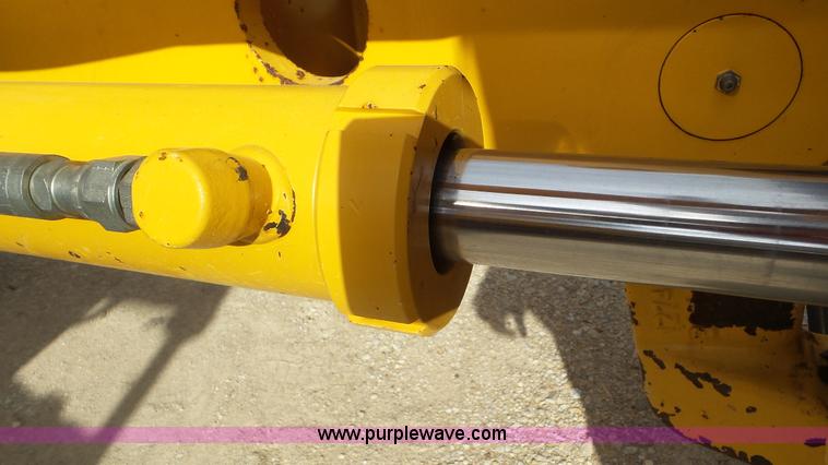 image for item J8389 2007 Volvo G940 motor grader