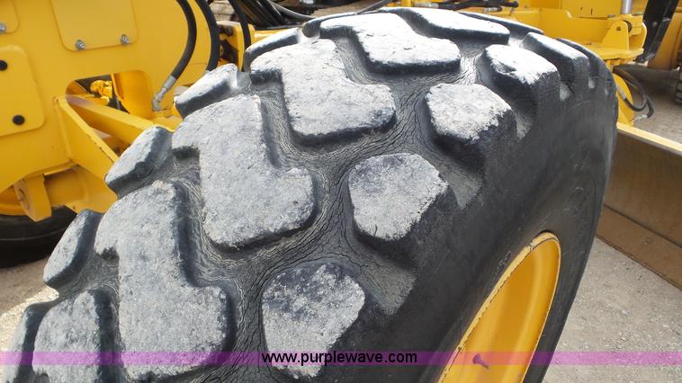 image for item J8389 2007 Volvo G940 motor grader