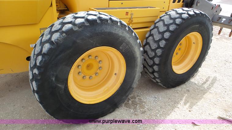 image for item J8389 2007 Volvo G940 motor grader