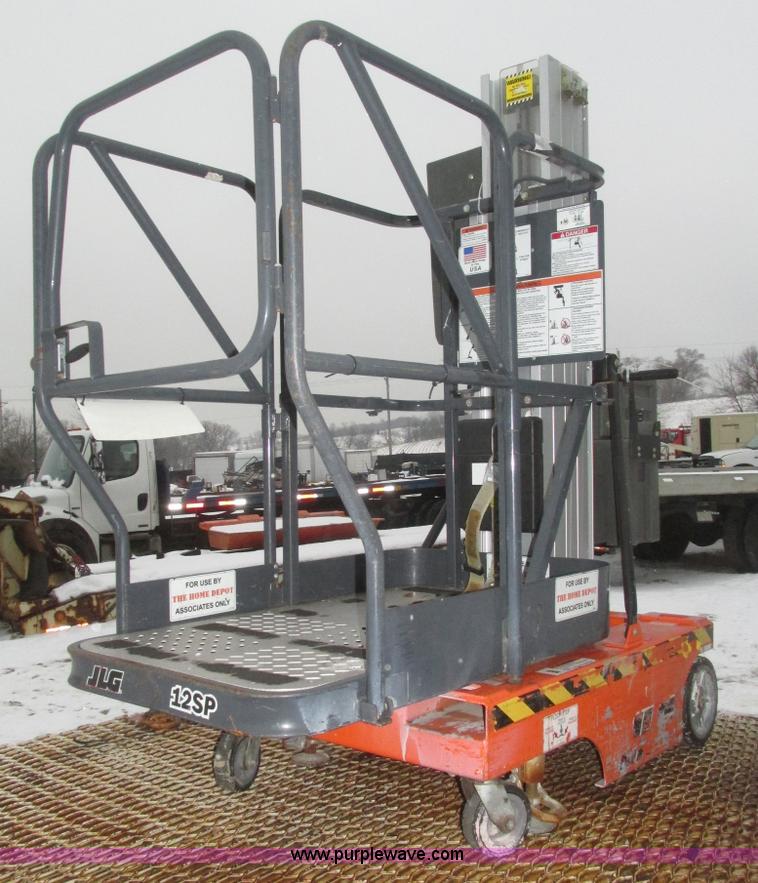 image for item J8786 2003 JLG 12SPHDDC vertical lift