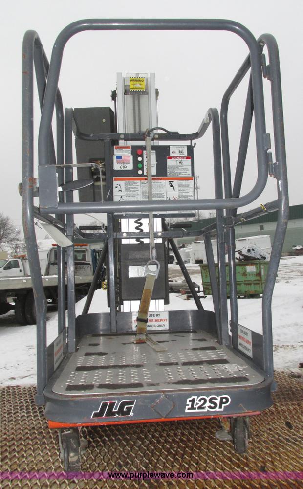 image for item J8786 2003 JLG 12SPHDDC vertical lift