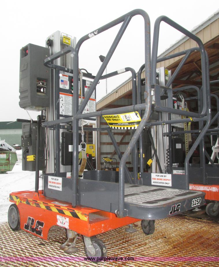 image for item J8786 2003 JLG 12SPHDDC vertical lift