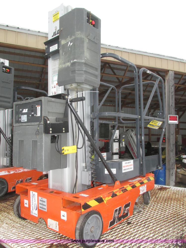 image for item J8786 2003 JLG 12SPHDDC vertical lift