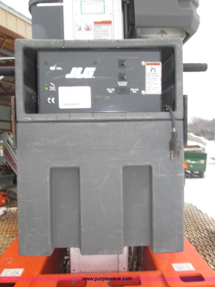 image for item J8786 2003 JLG 12SPHDDC vertical lift