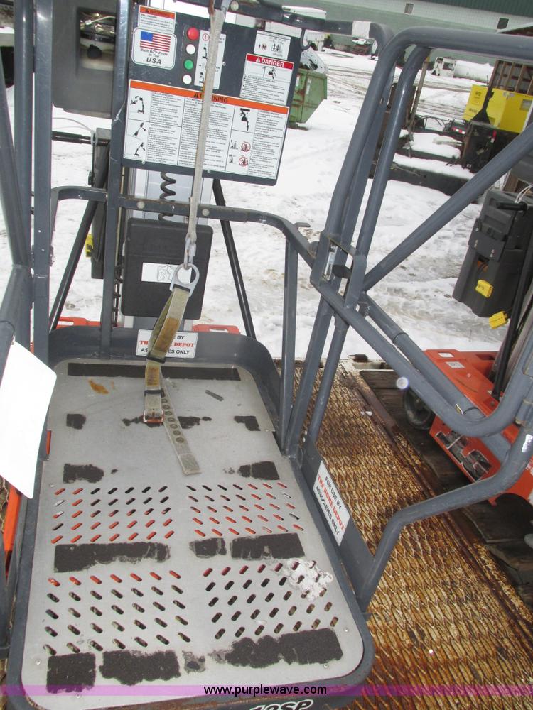 image for item J8786 2003 JLG 12SPHDDC vertical lift