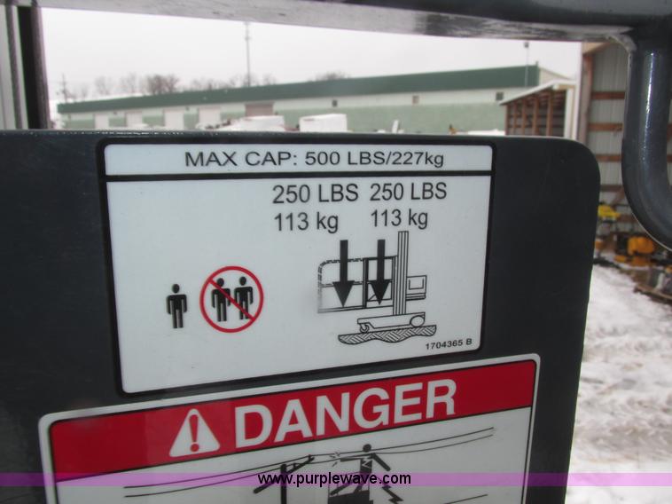 image for item J8786 2003 JLG 12SPHDDC vertical lift