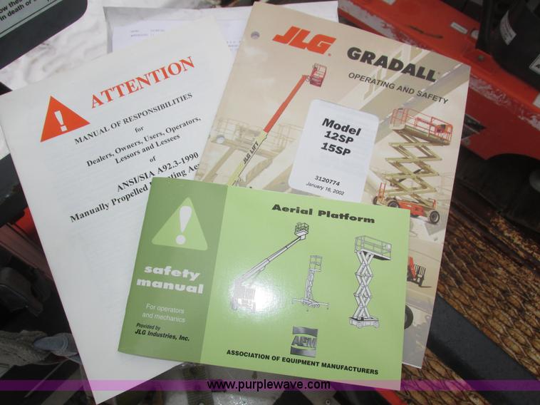 image for item J8786 2003 JLG 12SPHDDC vertical lift