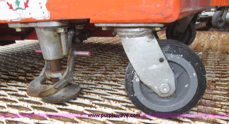 image for item J8786 2003 JLG 12SPHDDC vertical lift