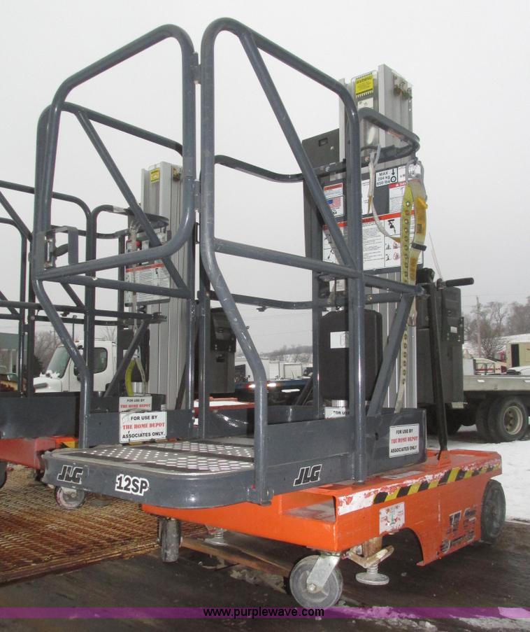 image for item J8790 2007 JLG 12SPHDDC vertical lift