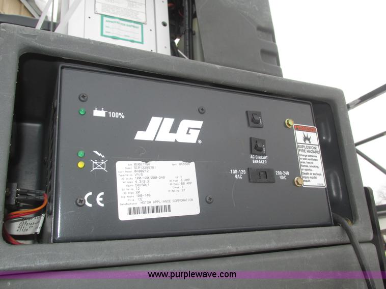 image for item J8790 2007 JLG 12SPHDDC vertical lift