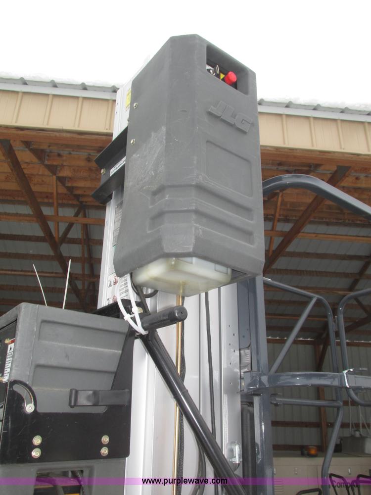 image for item J8790 2007 JLG 12SPHDDC vertical lift