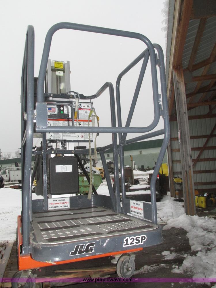 image for item J8790 2007 JLG 12SPHDDC vertical lift