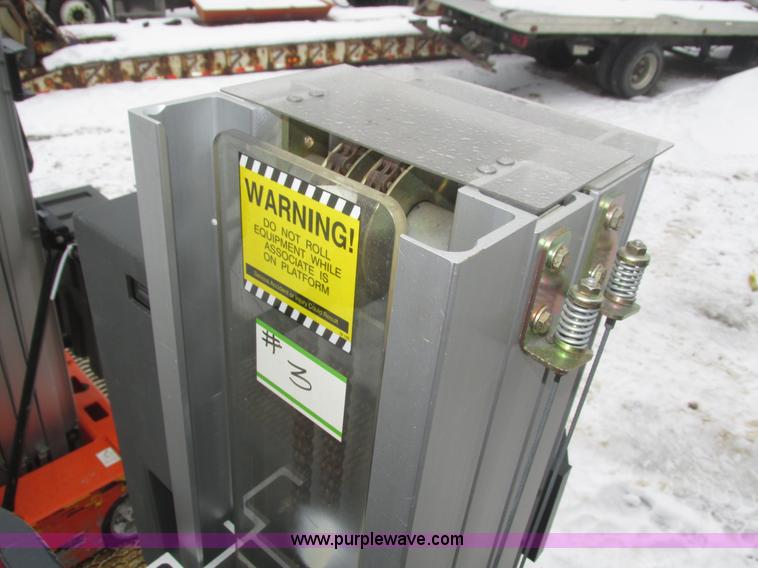 image for item J8790 2007 JLG 12SPHDDC vertical lift