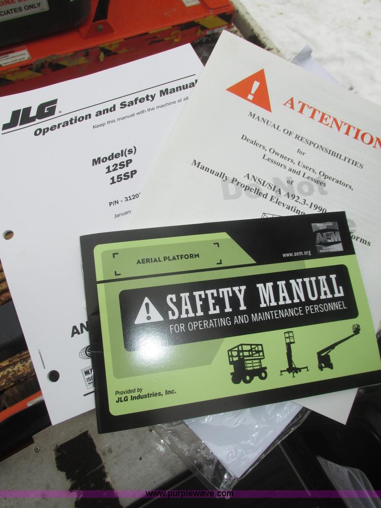 image for item J8790 2007 JLG 12SPHDDC vertical lift