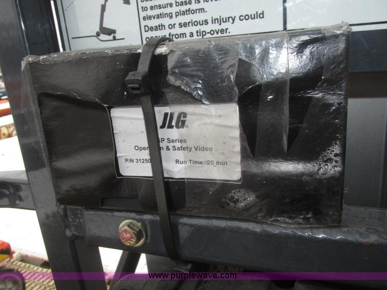 image for item J8790 2007 JLG 12SPHDDC vertical lift