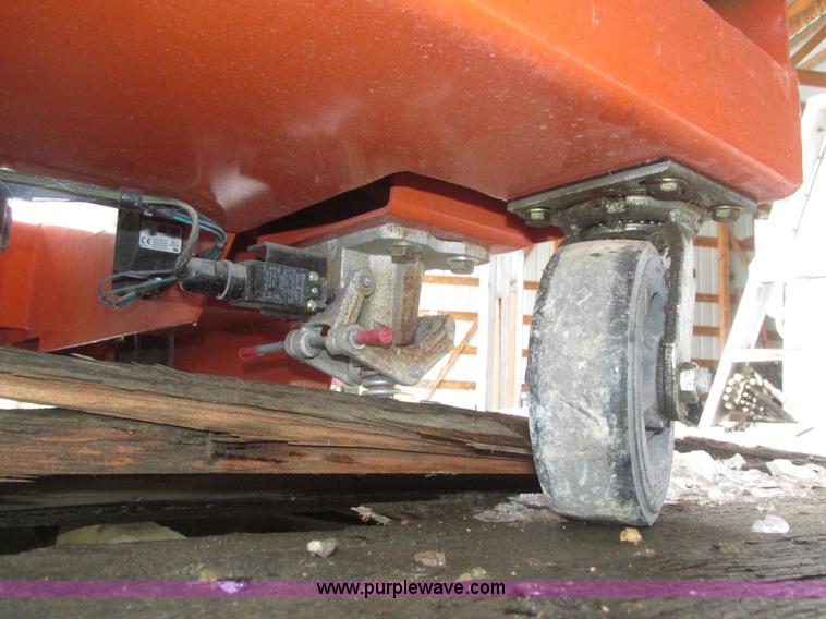 image for item J8790 2007 JLG 12SPHDDC vertical lift