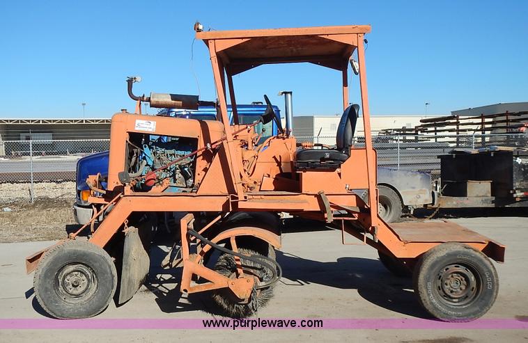 image for item L3628 Ford broom