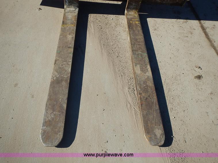 image for item L3633 2006 SkyTrak 6036 telehandler